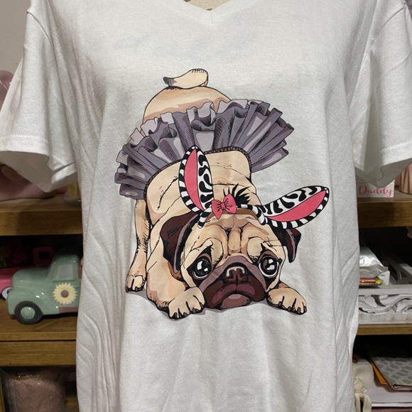 Women's Girl Adorable White Pug Dog Puppy T-Shirt - Picture 3 of 8